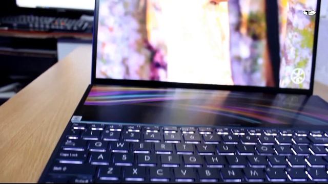 World 1st Dual Display Laptop | ASUS ZenBook Duo First Impression & Overview | [2020]. смотреть онлайн