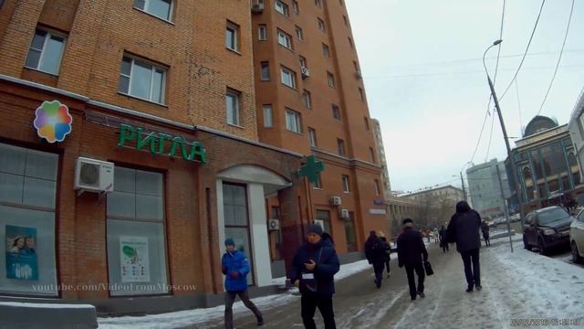 Иду от трамвая 7 к метро Новослободская // декабрь 2016 смотреть онлайн