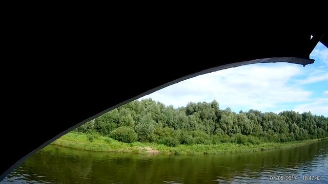 Почему в Чернигове теплоходы "ходят" и что "плывёт"? Ха ха)) смотреть онлайн