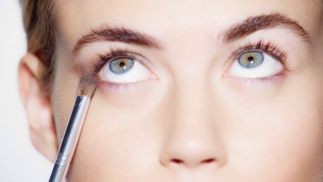 Clinique Makeup Tutorial: Simple Steps for Dramatic Evening Eyes смотреть онлайн