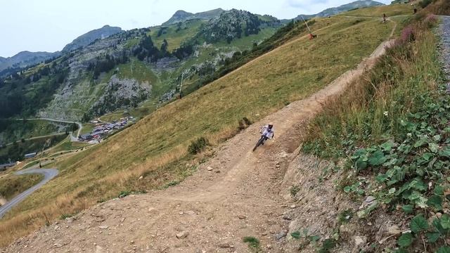 LONG JUMP Challenge with VINNY-T in Chatel ? смотреть онлайн