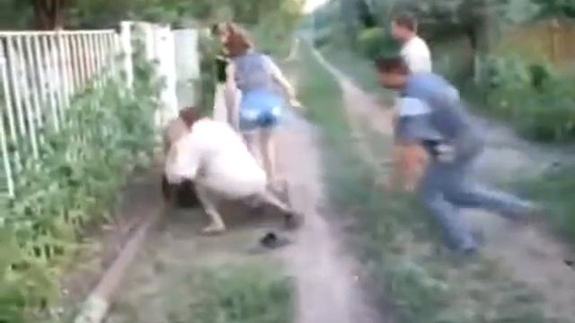 С ноги прямо в щи Синька чмо, но пить не брошу смотреть онлайн