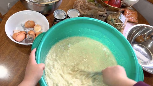 Saib kuv ua Thai crispy lotus cookies | How to make Thai snack. смотреть онлайн