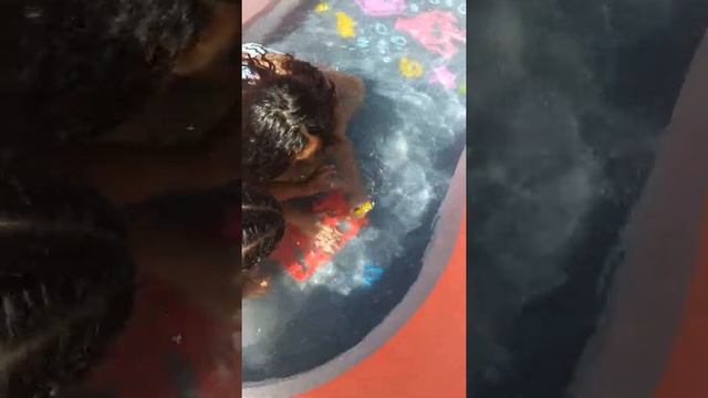 2018 Summer fun with our" H2O Go Doodle Pool" смотреть онлайн