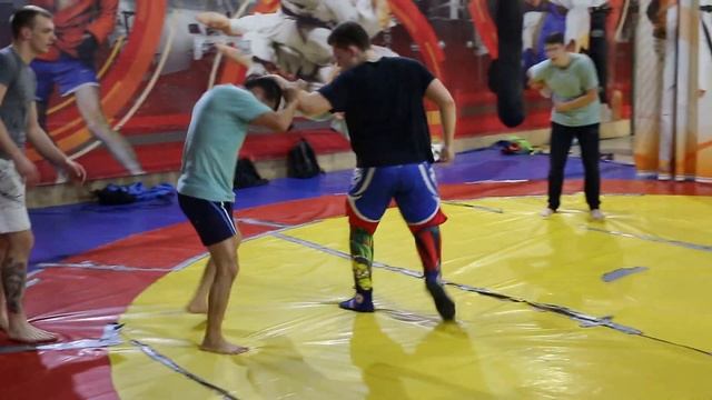 Открытый Урок "Смешанные единоборства" 15 октября 2016г. Сеть фитнес центров "Атлетика" в Серпухове смотреть онлайн