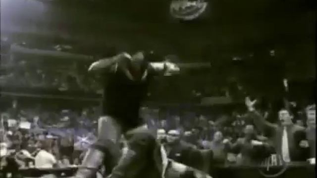 Mark Henry Destroys To Undertaker