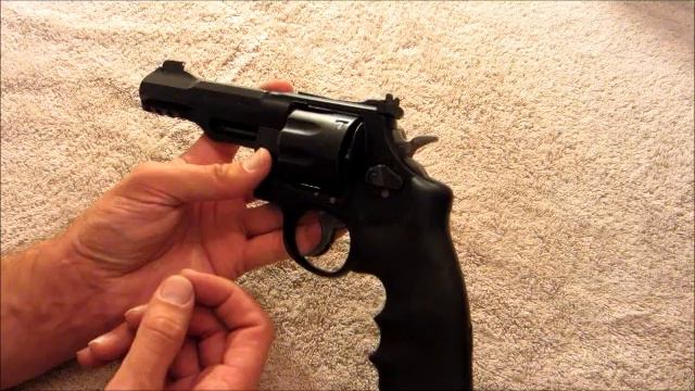 Smith & Wesson M&P R8 .357 Magnum Review смотреть онлайн