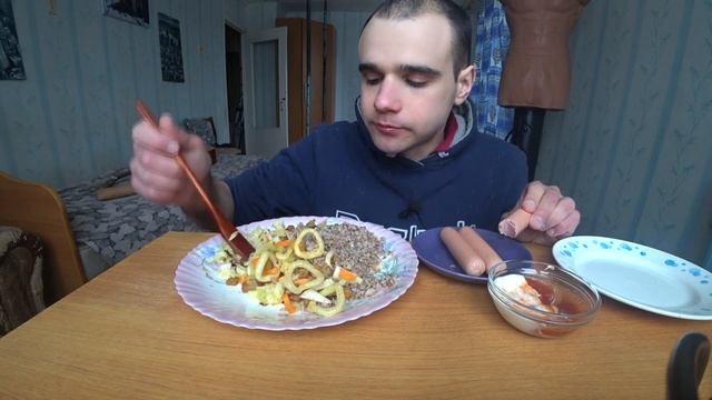 МУКБАНГ АСМР СОСИСКИ / ГРЕЧКА / САЛАТ ОВОЩНОЙ / СОУС - МАЙОНЕЗ, КЕТЧУП / EATING ASMR Mukbang смотреть онлайн