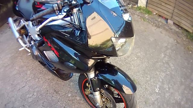 Honda VTR 1000 F SC36 Firestorm with BOS Exhausts - View and Sound смотреть онлайн