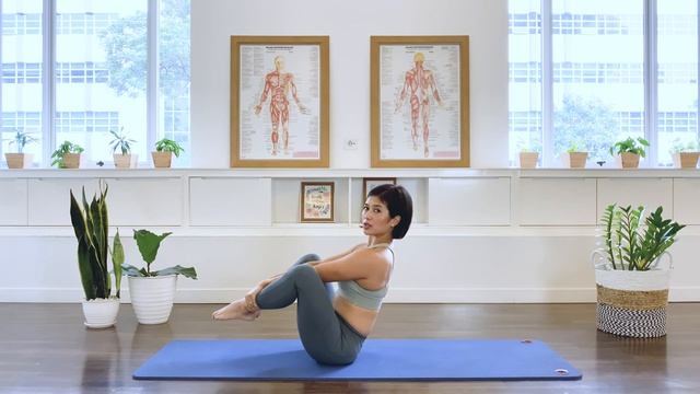 Full Body Intermediate Pilates Mat Workout - 25 minute at home class смотреть онлайн