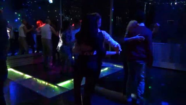 Владимир Лизунов и Елена Соломатина. Кизомба на свадебной вечеринке в Пандоре смотреть онлайн