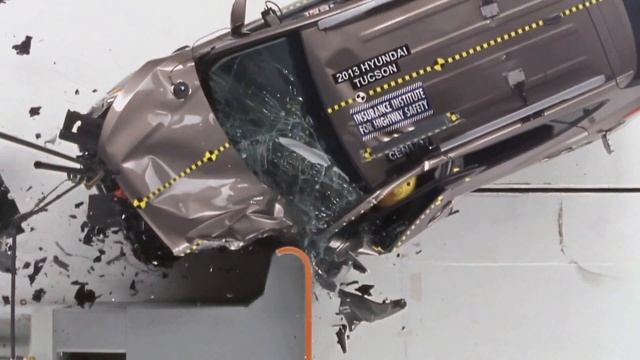 2013 Hyundai Tucson [Hyundai ix35 ] CRASH TEST IIHS - Small Overlap Test смотреть онлайн