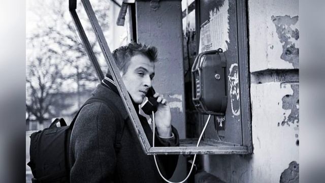 Артур Закиров "Я звоню, но бросают там трубку" читает Любовь Б. #стихи #поэзия #любовь смотреть онлайн