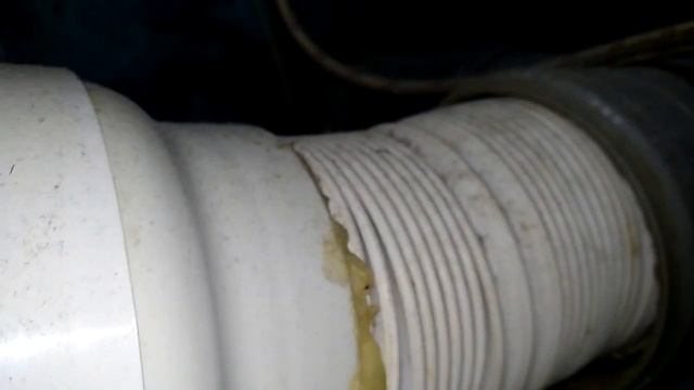 Обзор установки гофры для унитаза... безграмотно и не профессионально. смотреть онлайн