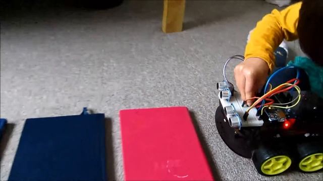 Orion Explorer 1 Wall Avoider Driving Over Obstacles смотреть онлайн