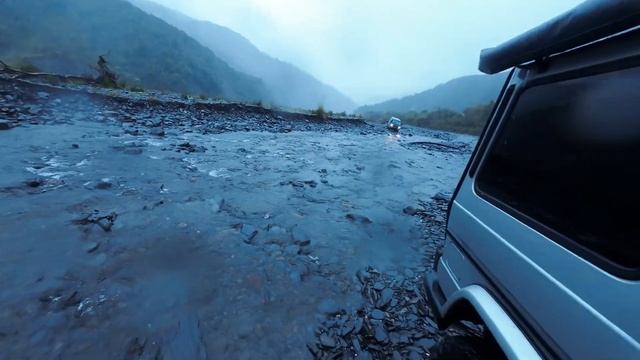 4x4 Delica L300 DelicaWorks 4" lift on PROGi shocks & G-Class 350d vs. stones and rivers off-road. смотреть онлайн