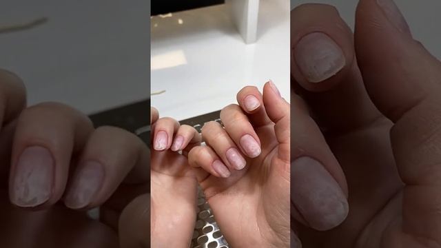 Маникюр самой себе. Убираю длину под ноль. смотреть онлайн