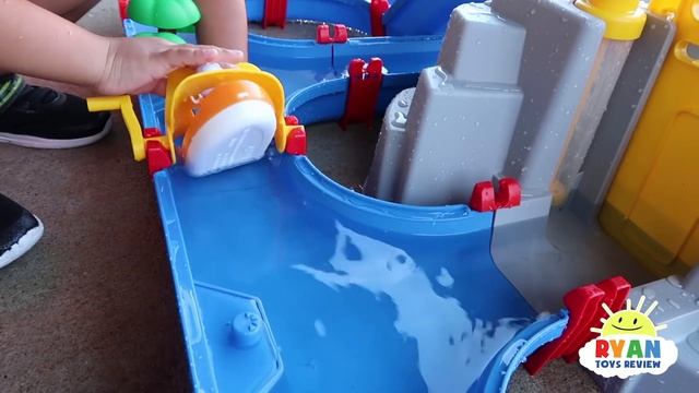 Ryan Pretend Play HUGE WATER TOY Aquaplay Mountain Lake Playset!!! смотреть онлайн