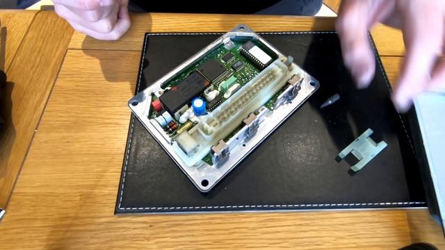 BMW R1100RT Motronic chip upgrade ( part 1) смотреть онлайн