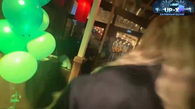 рина показала свои огромные бубсы смотреть онлайн