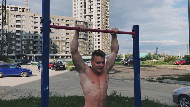 МЕДЛЕННЫЙ ВЫХОД СИЛОЙ НА ДВЕ РУКИ | Как его сделать? смотреть онлайн