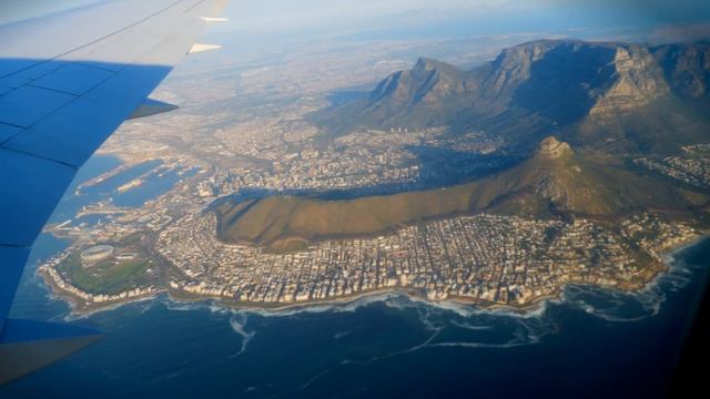 La ville du Cap vue d'avion смотреть онлайн