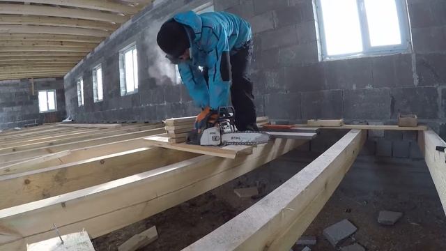 Стройка. Монтаж чернового пола. День № 2 смотреть онлайн