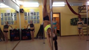 Акробатика на пилоне. Тренировка любителя | Мария Жаркова