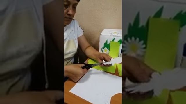 Подготовка стенда к "Дню семьи, любви и верности" смотреть онлайн
