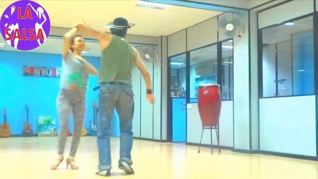 #80. Salsa Combination: Over La Cabeza! ~With Music~ смотреть онлайн