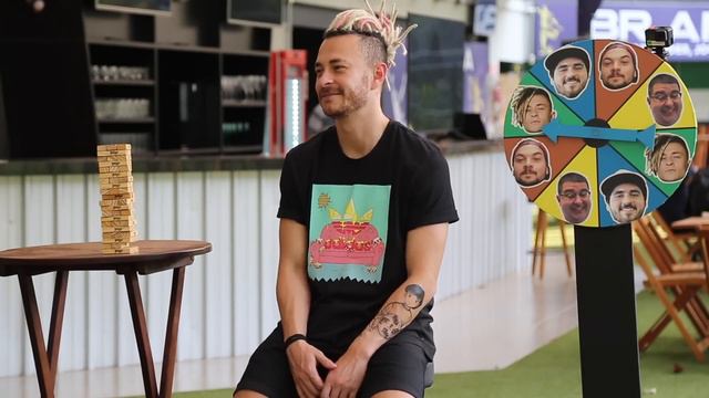 Jogamos JENGA GIGANTE com castiguinho no final! смотреть онлайн
