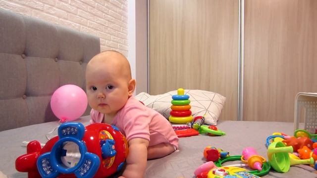 Ребенку 6 месяцев. Наши достижения ;) смотреть онлайн