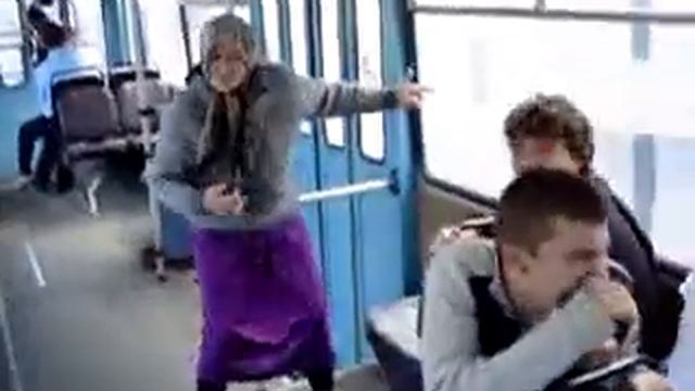 бабуля жжет) поет Beatles).flv смотреть онлайн