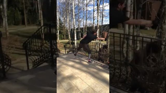 Прилучный в прямом эфире "убил" друга ? смотреть онлайн