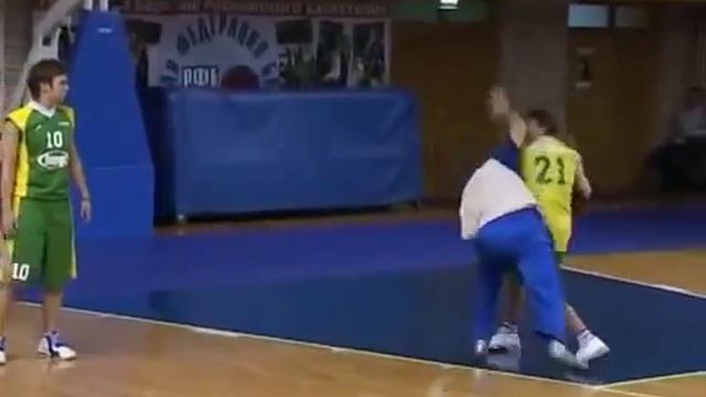 Сергей Елевич. Персональный прессиннг - баскетбольные тренировки смотреть онлайн