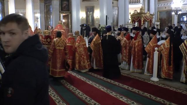 Патриарх Кирилл. Литургия в Александро-Невской лавре 30.4. 2017 г смотреть онлайн