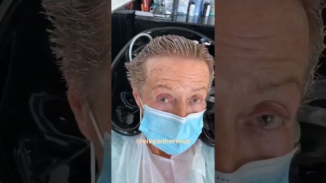 brown to blond hair color transformation ???#vivyanhermuz #shorts #hair #haircolor #haircut #short смотреть онлайн