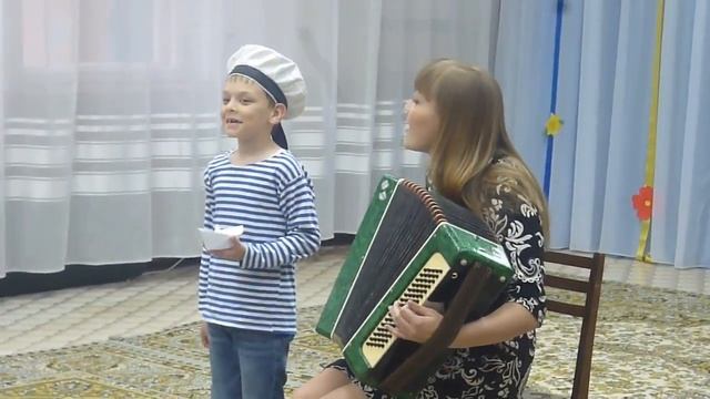Карпаков Дима с мамой, песня Кораблики смотреть онлайн