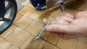 Ремонт механизма складывания на самокате. Простое решение.