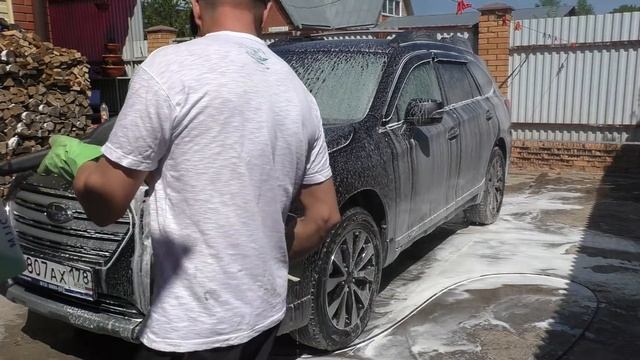 Два способа нанесения пены на автомобиль смотреть онлайн