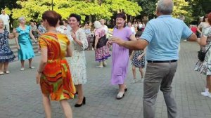 26.08.23г..."РУССКИЕ КРАСАВИЦЫ".. на танцполе в Гомельском парке...