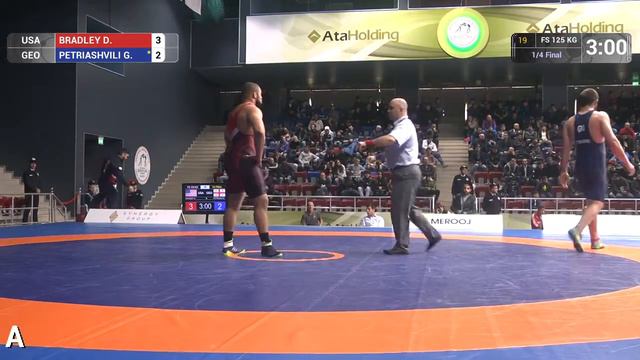 1/4 FS - 125 kg: G. PETRIASHVILI (GEO) df. D. BRADLEY (USA), 4-3 смотреть онлайн
