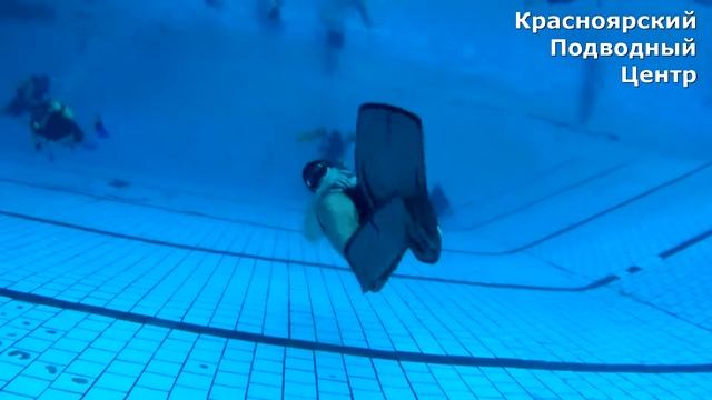 Свободное парение под водой. Обучение фридайвингу в Красноярске. смотреть онлайн