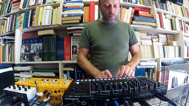 Long Techno acid jam impromptu #tr8s #td3 #mb33 смотреть онлайн