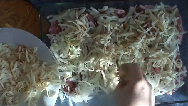 Рецепт: Мясо запеченное с луком в духовке смотреть онлайн