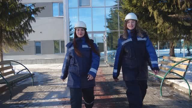 Новогоднее поздравление 2023 от складского хозяйства и группы технологического нормирования ООО НПО смотреть онлайн