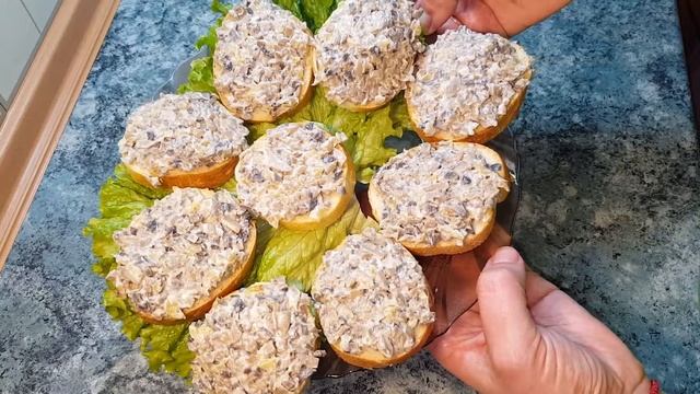 Бутерброды с грибами и семгой!!!Вкусная закуска!Очень сытные! смотреть онлайн