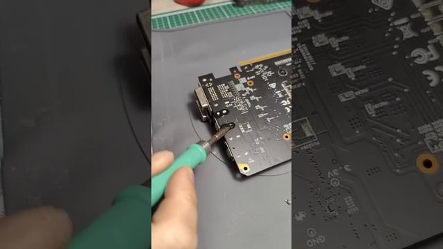 Замена поврежденного HDMI-порта на видеокарте смотреть онлайн