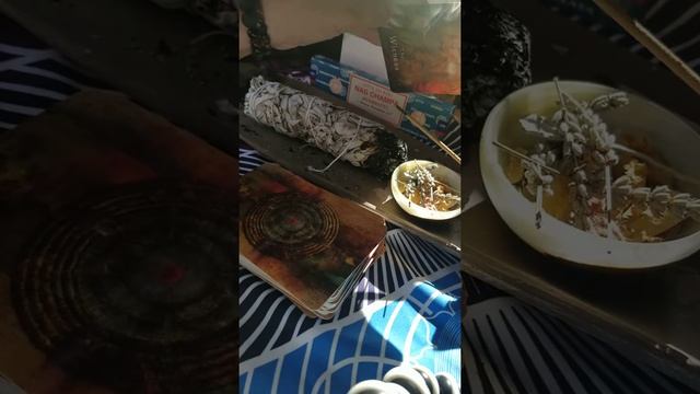 How to clear and dedicate a new Oracle deck or Tarot deck смотреть онлайн