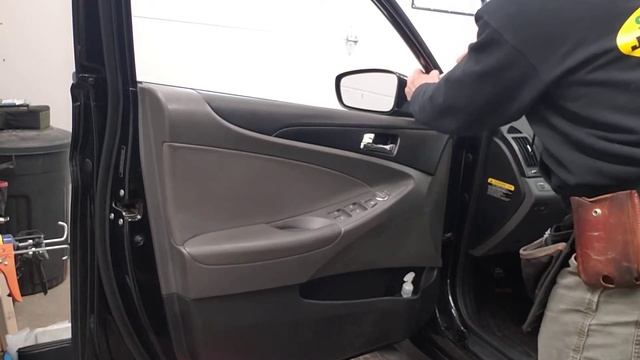 Hyundai Sonata 2011-14 door panel sweep removal смотреть онлайн